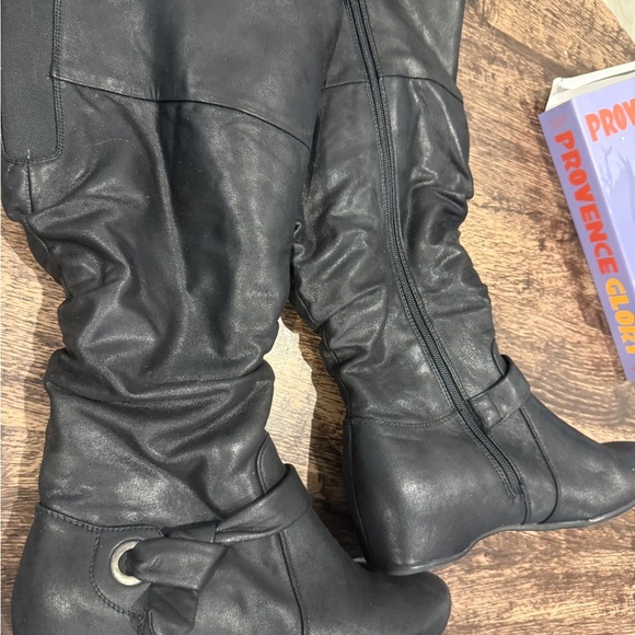 BareTraps Black Over the Knee Boots with Slouchy Design - Picture 6 of 10